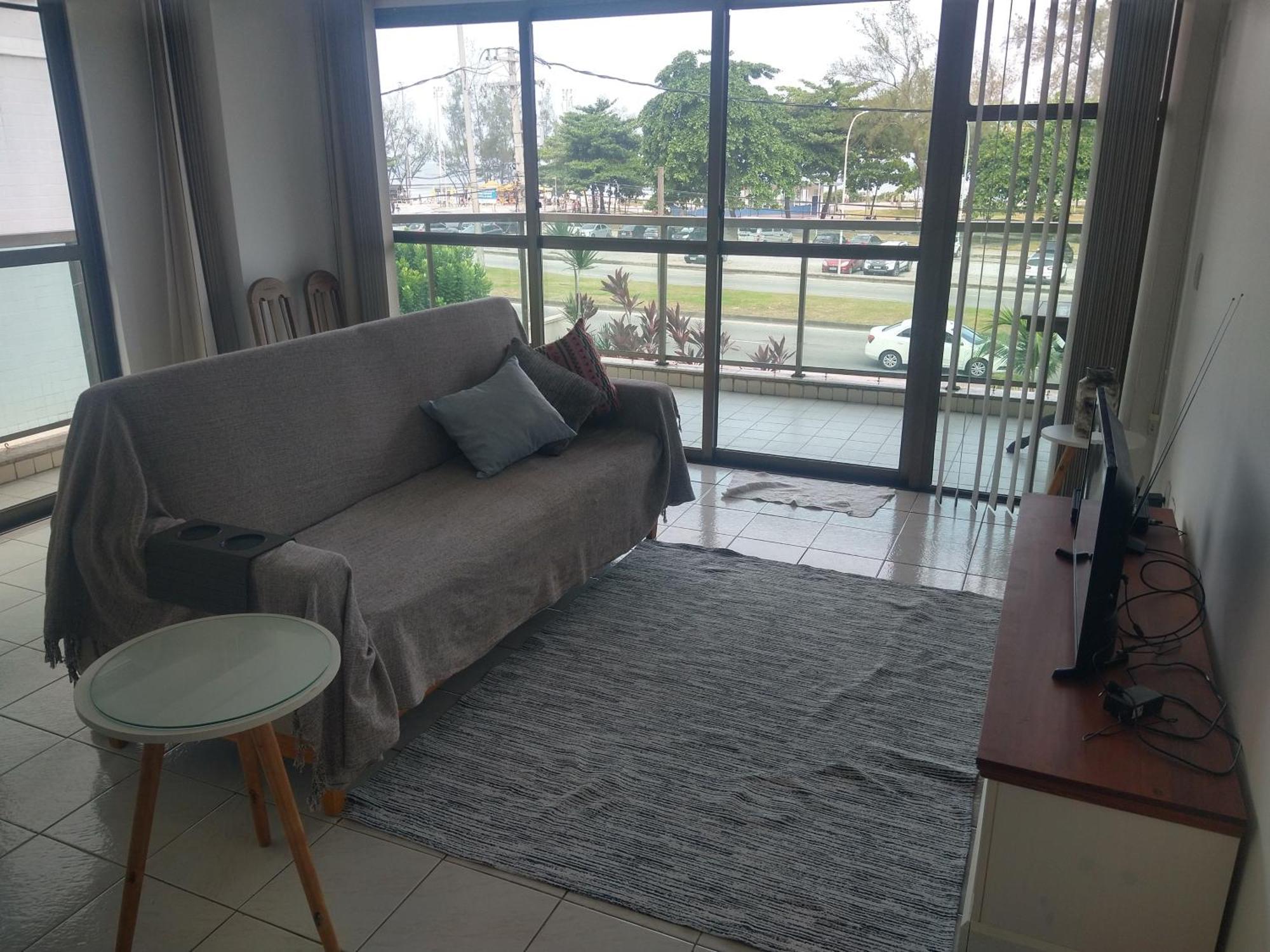 Apartamento Frontal Com Vista Mar! Otimo 2 Quartos.